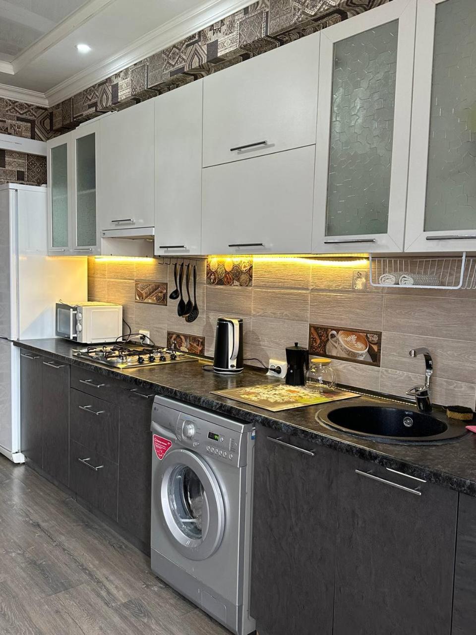 Apartment With City View On Sydykova St. 123 Bişkek Dış mekan fotoğraf